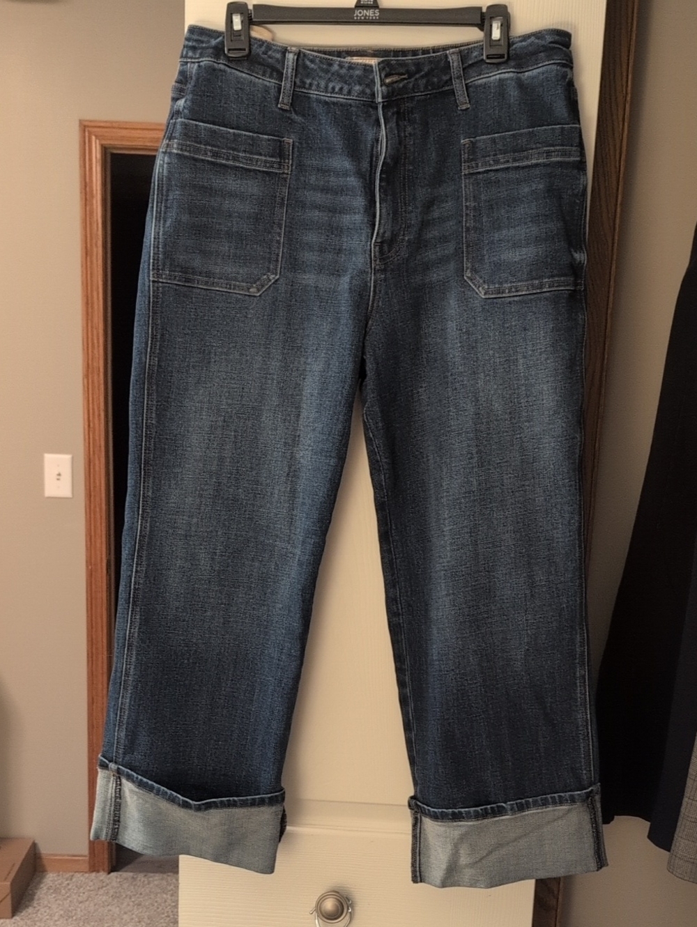 Kut From The Cloth Dark Wash Straight Leg Jeans with Patch Pockets